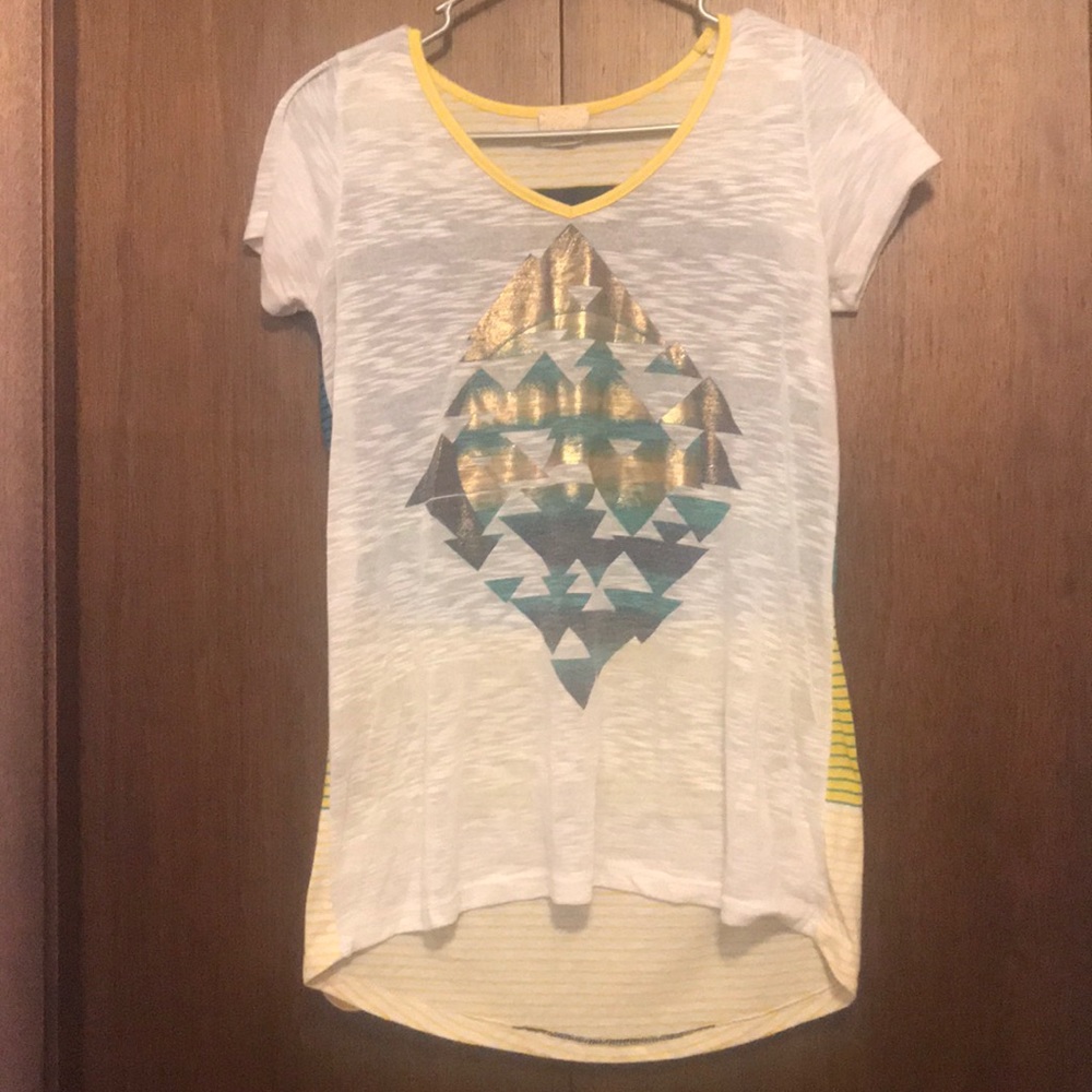 Day trip shortsleeved tribal printed tee